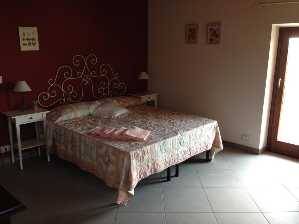 Agriturismo Fruttirossi Trofarello Δωμάτιο φωτογραφία