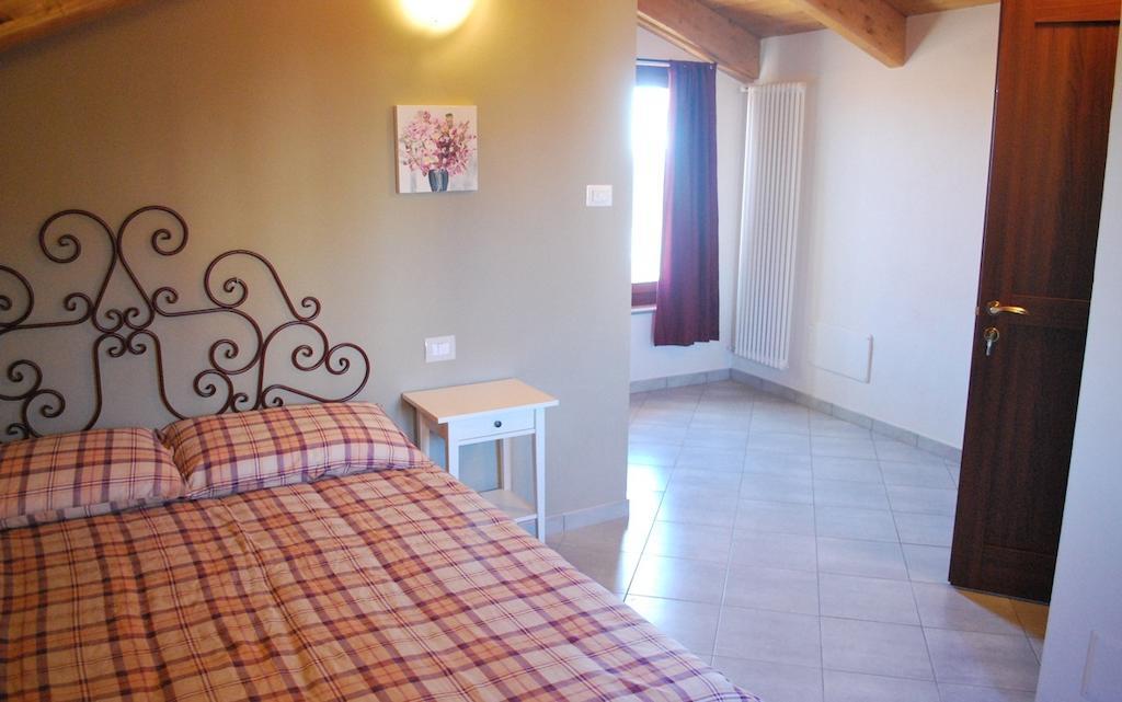 Agriturismo Fruttirossi Trofarello Δωμάτιο φωτογραφία